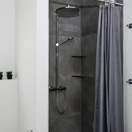 Luxury Lakeside Retreat-by Traum Σπίτι διακοπών *