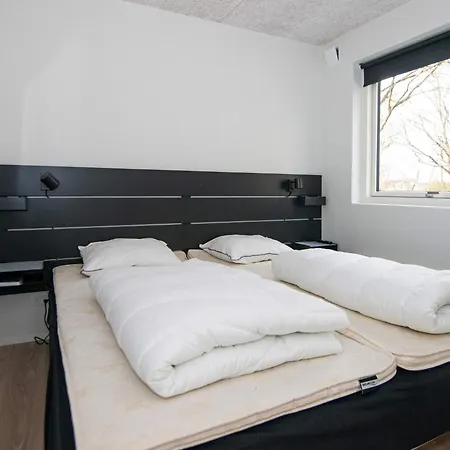 Luxury Lakeside Retreat-by Traum Ansager