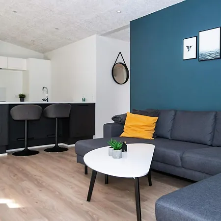 Ferienhaus Luxury Lakeside Retreat-by Traum *