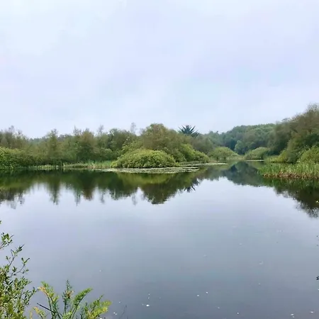 Luxury Lakeside Retreat-by Traum *