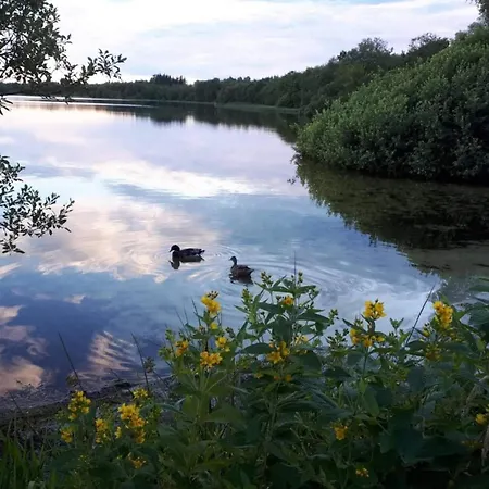 Luxury Lakeside Retreat-by Traum Ansager