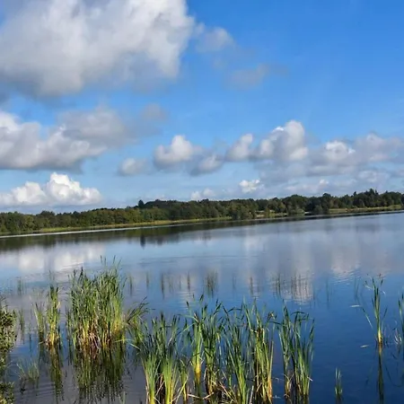 Luxury Lakeside Retreat-by Traum Vakantiehuis *