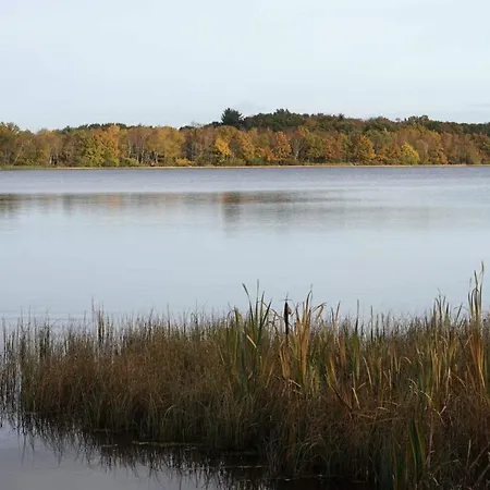 Luxury Lakeside Retreat-by Traum Σπίτι διακοπών