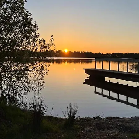 Luxury Lakeside Retreat-by Traum Vakantiehuis Ansager