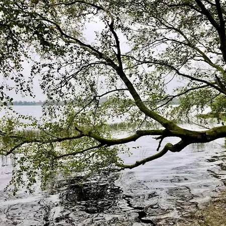 Luxury Lakeside Retreat-by Traum