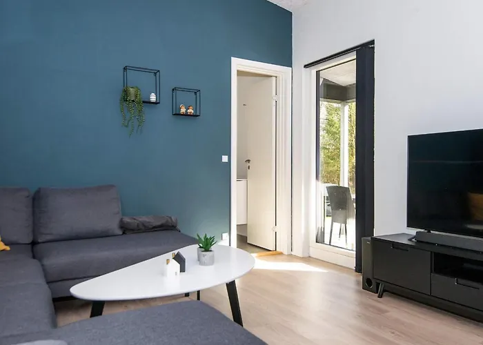 Luxury Lakeside Retreat-by Traum