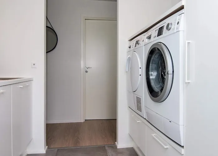 Luxury Lakeside Retreat-by Traum