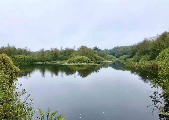 Luxury Lakeside Retreat-by Traum *