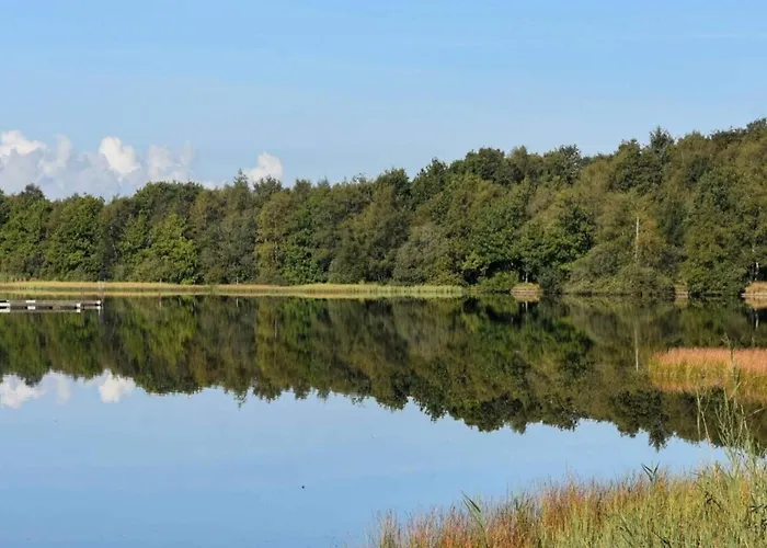 Luxury Lakeside Retreat-by Traum Nyaraló Ansager