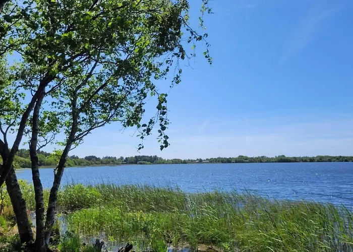 Luxury Lakeside Retreat-by Traum *