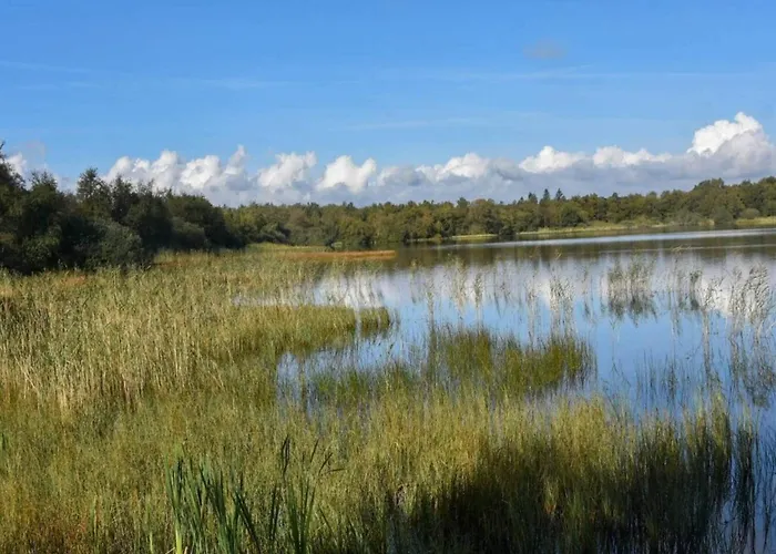 Luxury Lakeside Retreat-by Traum Nyaraló *