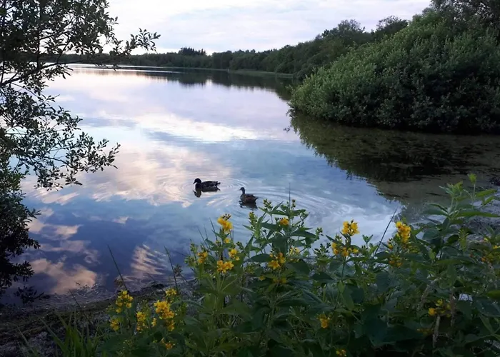 Luxury Lakeside Retreat-by Traum Ansager