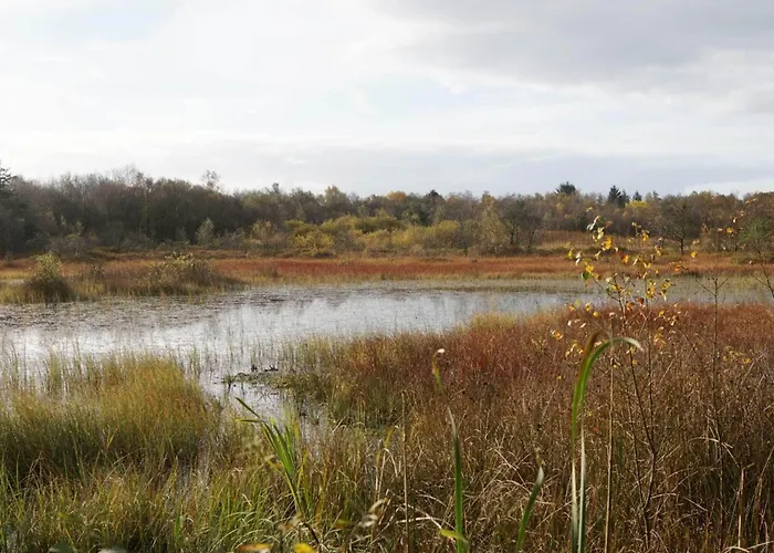 Luxury Lakeside Retreat-by Traum Nyaraló