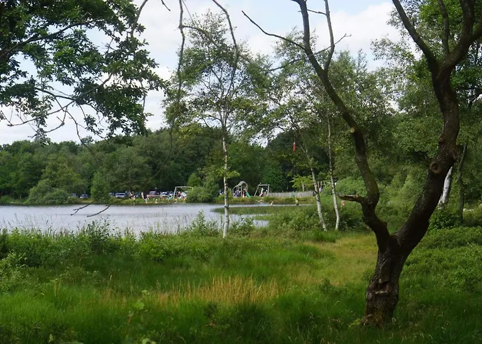 Luxury Lakeside Retreat-by Traum Nyaraló *